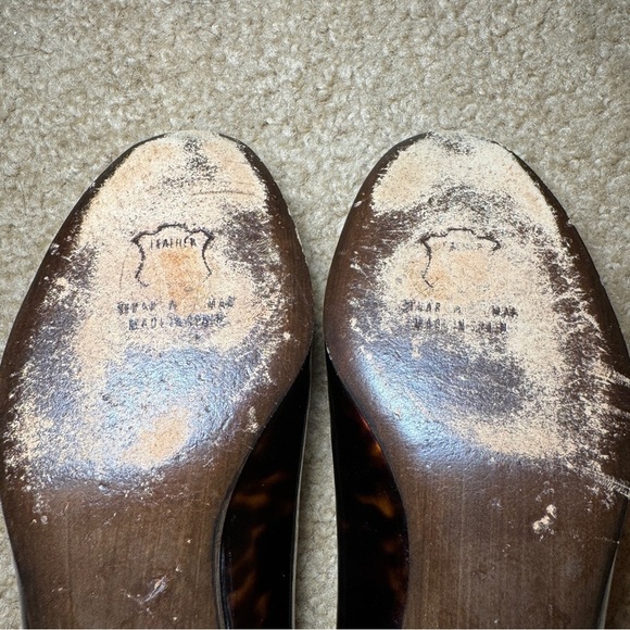 Stuart Weitzman Tortoise Peep Toe Kitten Heels - Picture 6 of 14